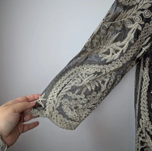 CATO Embroidered Detail Sheer  Top Black & Champagne Formal Blouse Small - Picture 3 of 9